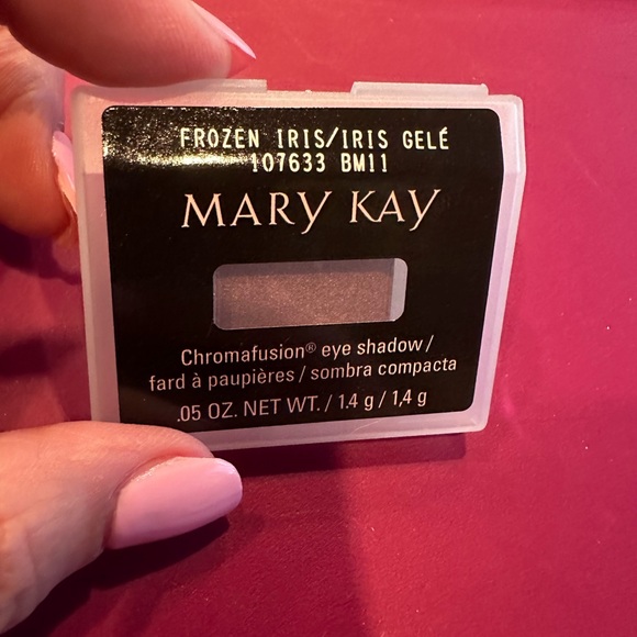Mary Kay chromafusion eye shadow and mineral eye color 7 colors to pick - Picture 6 of 7